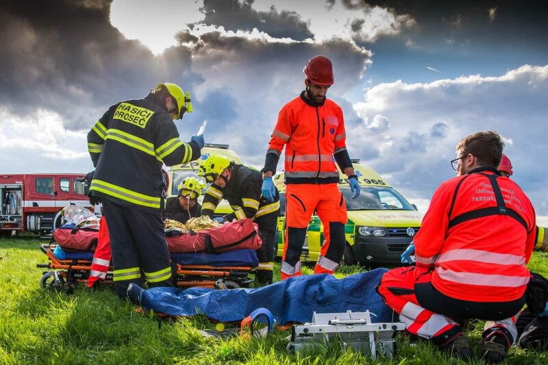 DALŠÍ METODICKÉ CVIČENÍ PARDUBICKÉ KRAJSKÉ ZZS SE USKUTEČNILO NA LETIŠTI V CHRUDIMI